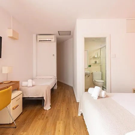 Ambos Mundos 3* برشلونة